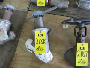 LOT (2) VALVES, GLOBE TYPE, 2" SIZE, 800# RATING, CARBON STEEL MATERIAL, SOCKETWELD CONNECTIONS, F11 CL2 SPECIFICATION, Y PATTERN STYLE, 13% CR TRIM, HANDWHEEL OPERATOR. PART # SW811 (W-51) LOADING & HANDLING FEE $15-